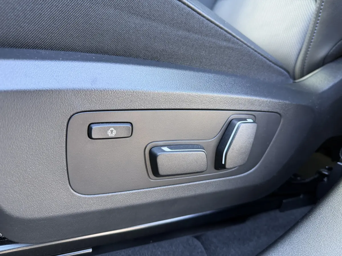 20 xDrive M Sport Panoramadak Trekhaak Leder ACC LED Achteruitrijcamera Stuurwielverwarming Carplay