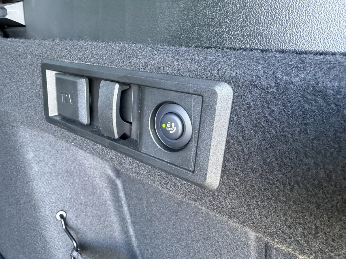 20 xDrive M Sport Panoramadak Trekhaak Leder ACC LED Achteruitrijcamera Stuurwielverwarming Carplay