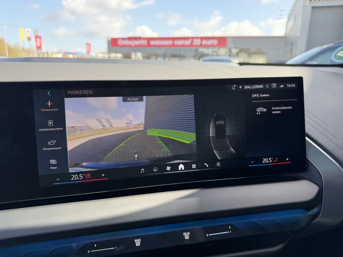 20 xDrive M Sport Panoramadak Trekhaak Leder ACC LED Achteruitrijcamera Stuurwielverwarming Carplay