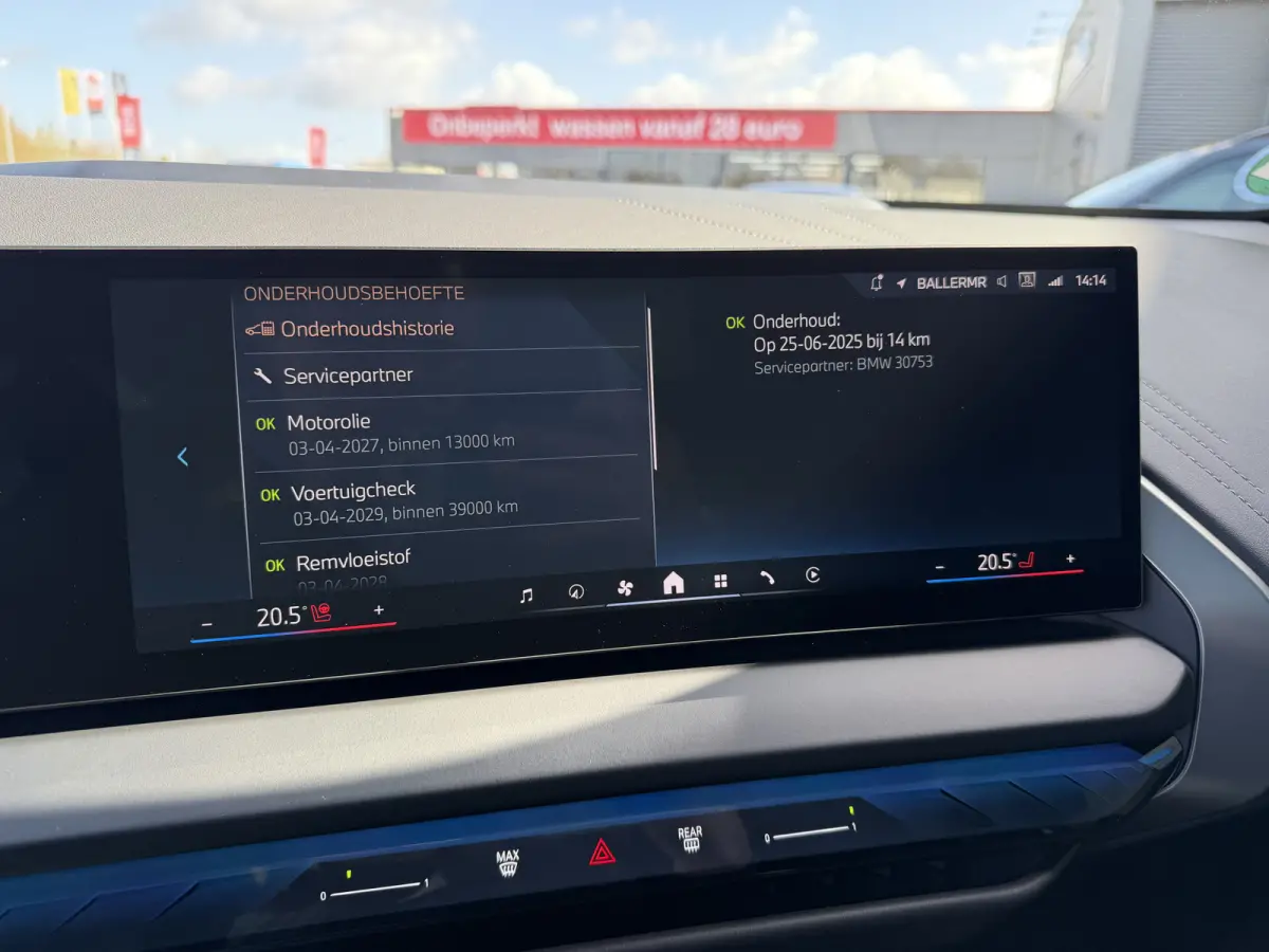 20 xDrive M Sport Panoramadak Trekhaak Leder ACC LED Achteruitrijcamera Stuurwielverwarming Carplay