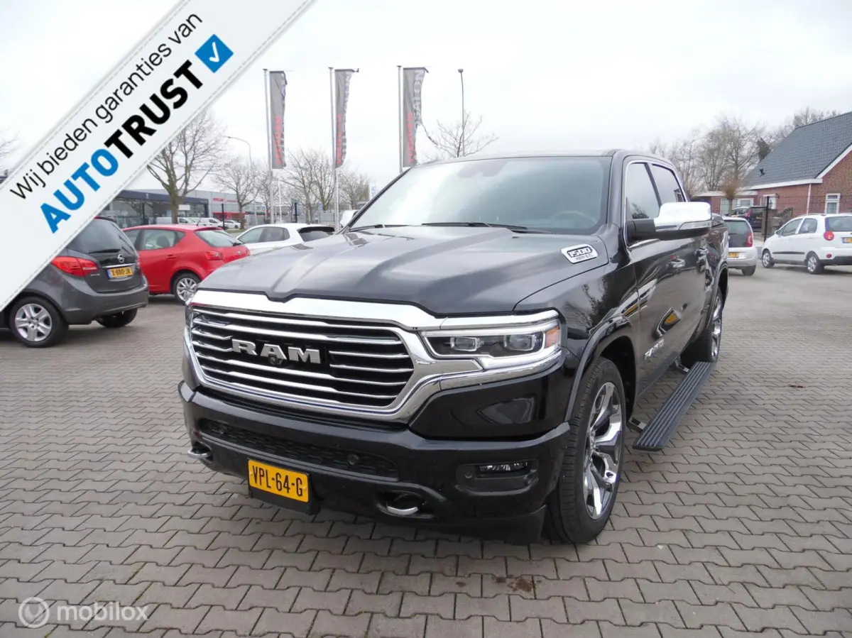 1500 4X4 5.7 V8 4x4 Crew Cab Long Horn Full Options