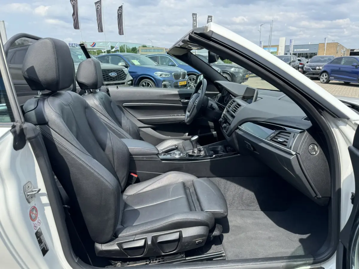 218i Executive Sport Line Leer Navigatie PDC Xenon Climate Control Stuurverwarming Stoelverwarming
