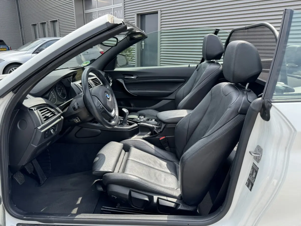 218i Executive Sport Line Leer Navigatie PDC Xenon Climate Control Stuurverwarming Stoelverwarming