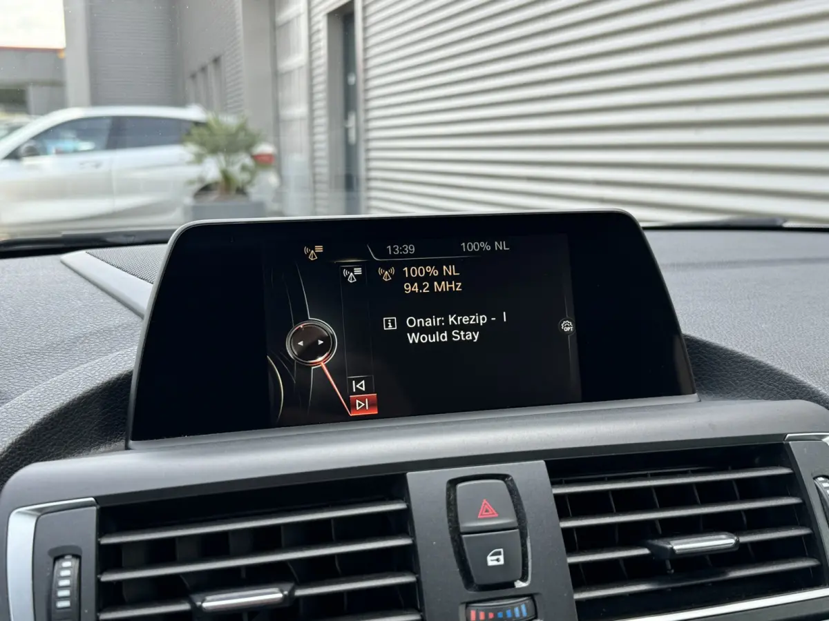 218i Executive Sport Line Leer Navigatie PDC Xenon Climate Control Stuurverwarming Stoelverwarming