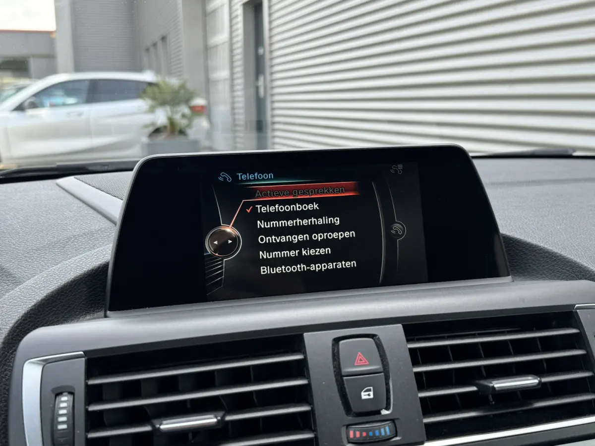 218i Executive Sport Line Leer Navigatie PDC Xenon Climate Control Stuurverwarming Stoelverwarming
