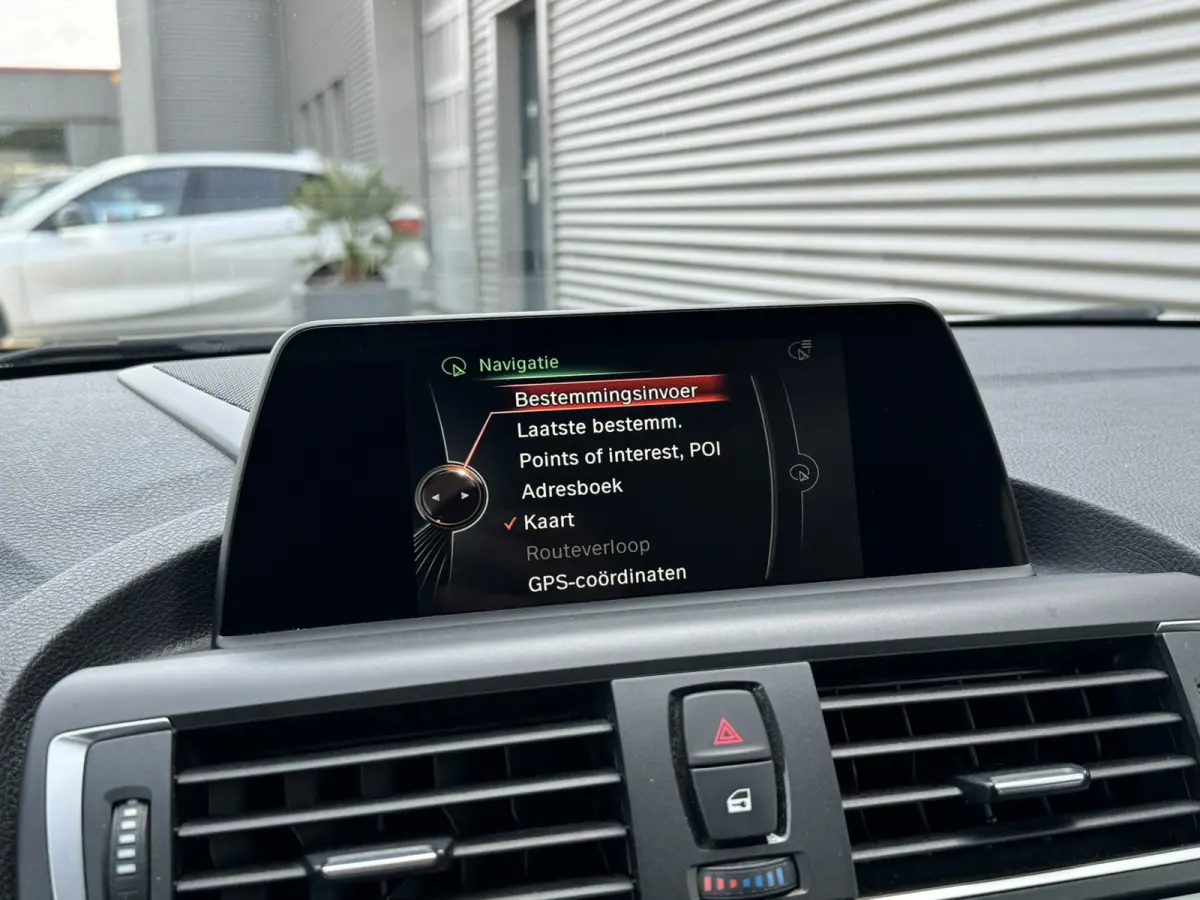 218i Executive Sport Line Leer Navigatie PDC Xenon Climate Control Stuurverwarming Stoelverwarming