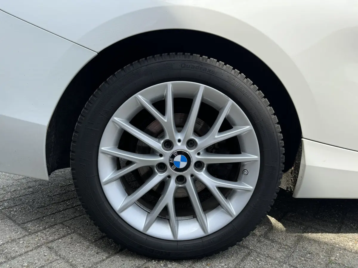 218i Executive Sport Line Leer Navigatie PDC Xenon Climate Control Stuurverwarming Stoelverwarming