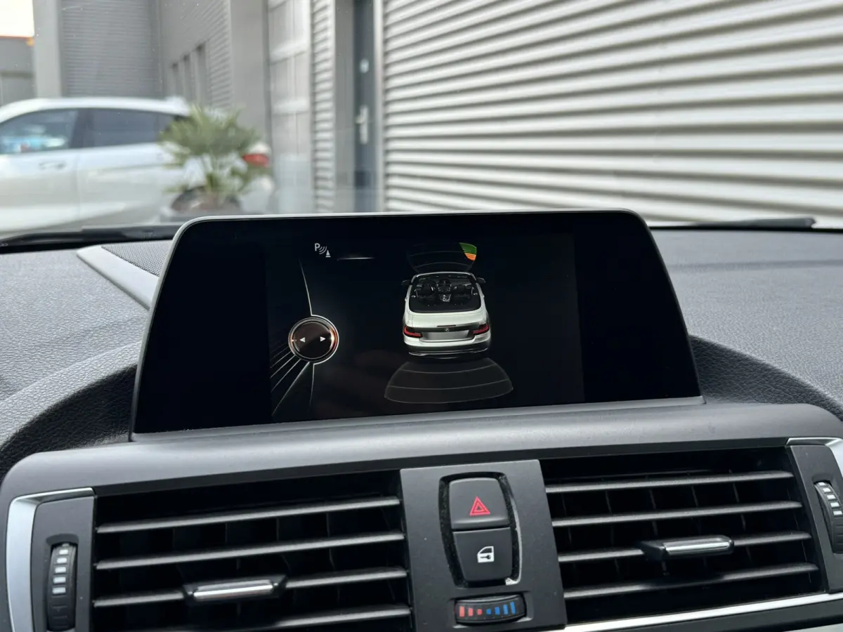 218i Executive Sport Line Leer Navigatie PDC Xenon Climate Control Stuurverwarming Stoelverwarming