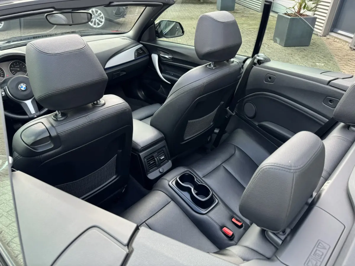 218i High Executive M Sport 18 inch Xenon Lederen interieur PDC Navigatie Stuurverwarming Stoelverwarming 18 Inch