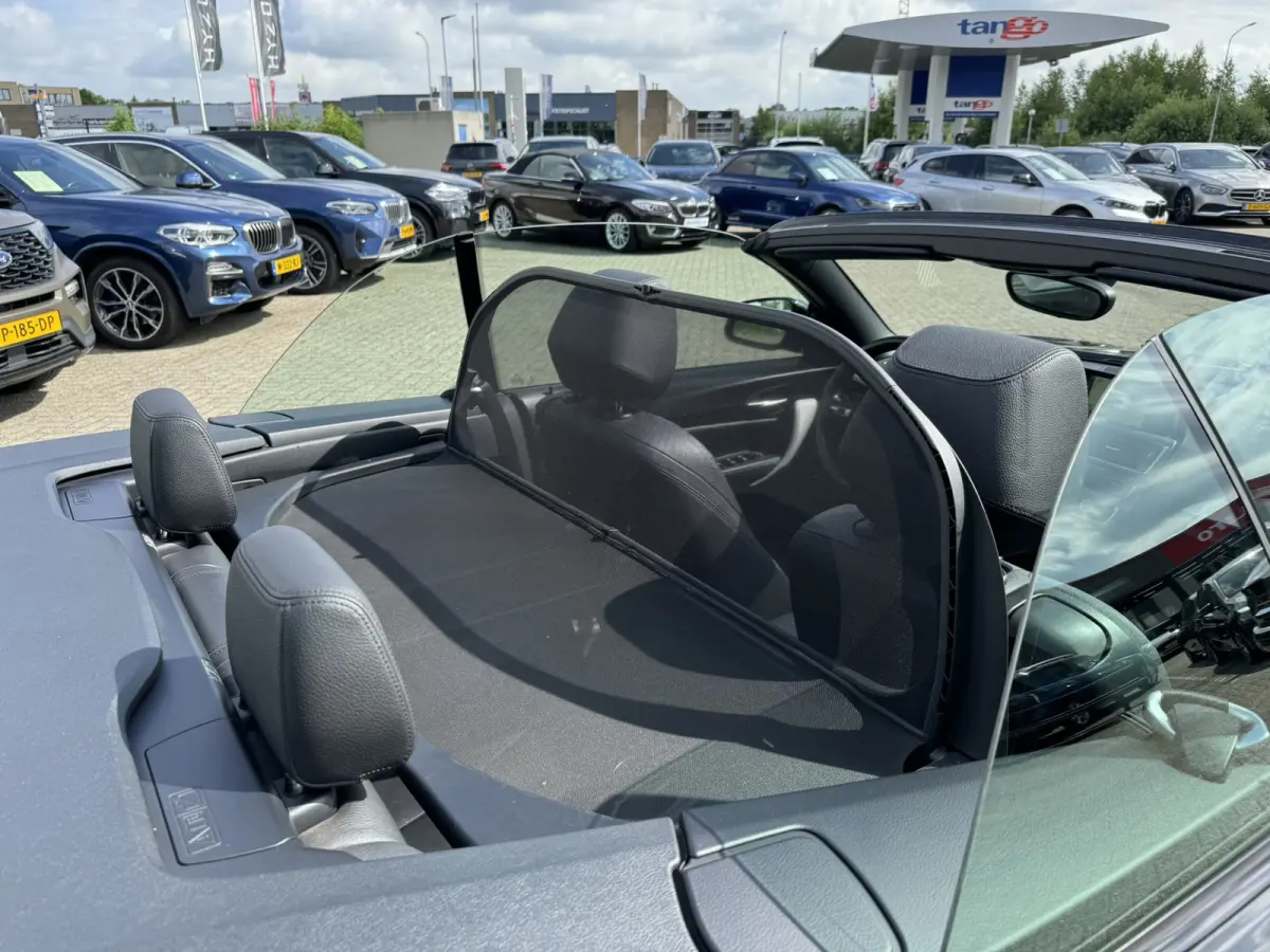 218i High Executive M Sport 18 inch Xenon Lederen interieur PDC Navigatie Stuurverwarming Stoelverwarming 18 Inch