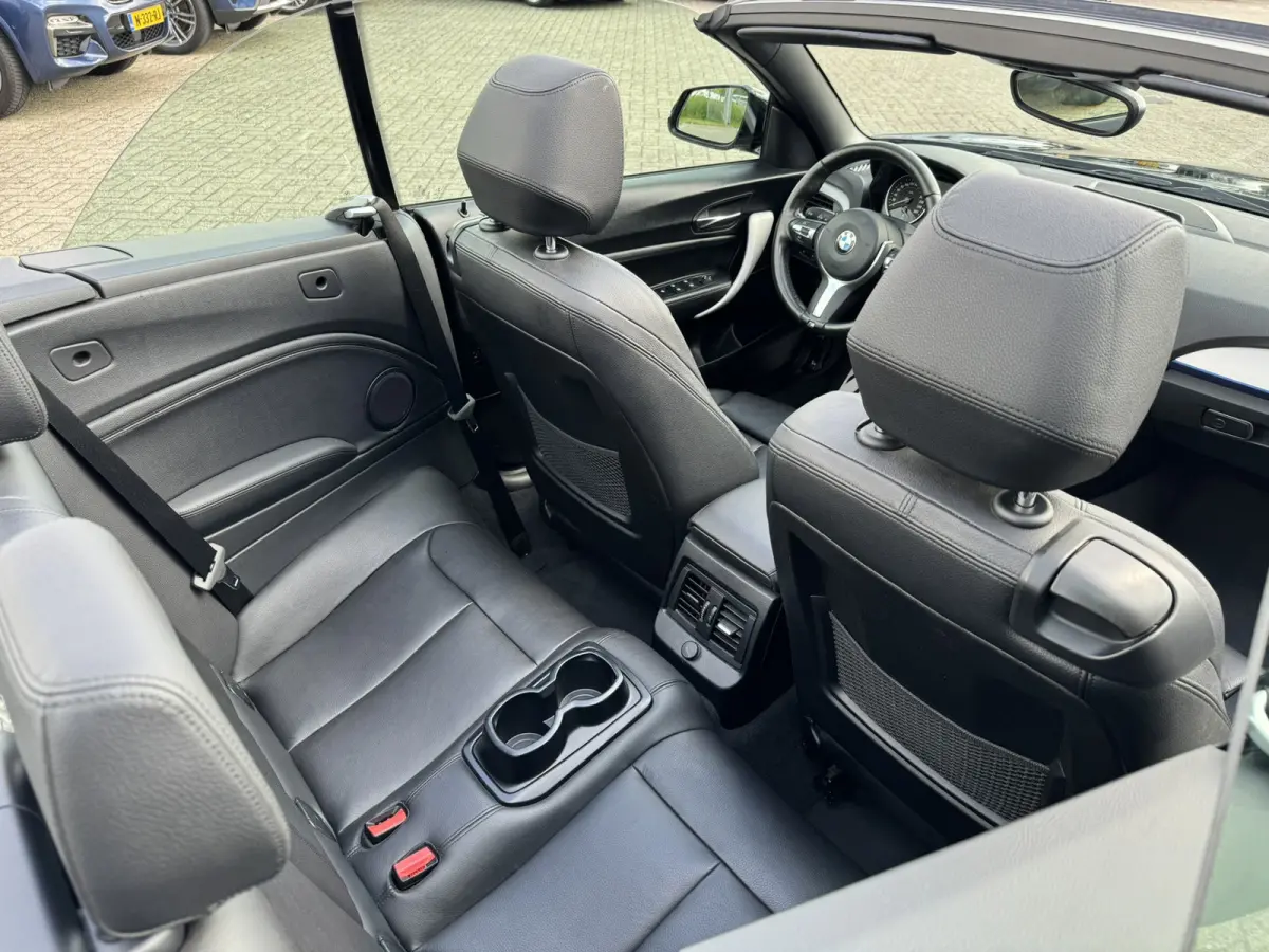 218i High Executive M Sport 18 inch Xenon Lederen interieur PDC Navigatie Stuurverwarming Stoelverwarming 18 Inch