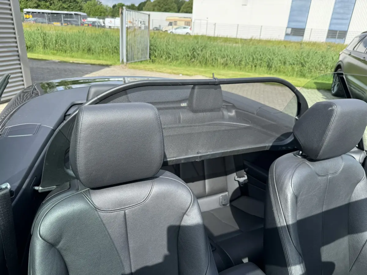 218i High Executive M Sport 18 inch Xenon Lederen interieur PDC Navigatie Stuurverwarming Stoelverwarming 18 Inch