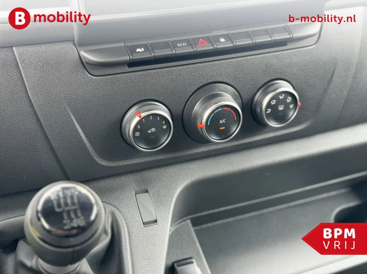 T35 2.3 dCi 135PK L2H2 V/A €14 Per Dag!! Comfort Rijklaar! NIEUW 10x VOORRAAD | Trekhaak | Betimmering | Navigatie | PDC