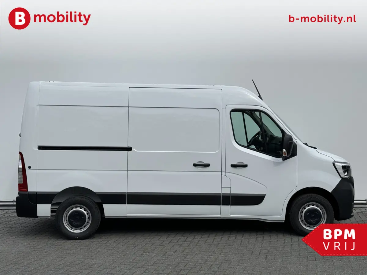 T35 2.3 dCi 135PK L2H2 V/A €14 Per Dag!! Comfort Rijklaar! NIEUW 10x VOORRAAD | Trekhaak | Betimmering | Navigatie | PDC