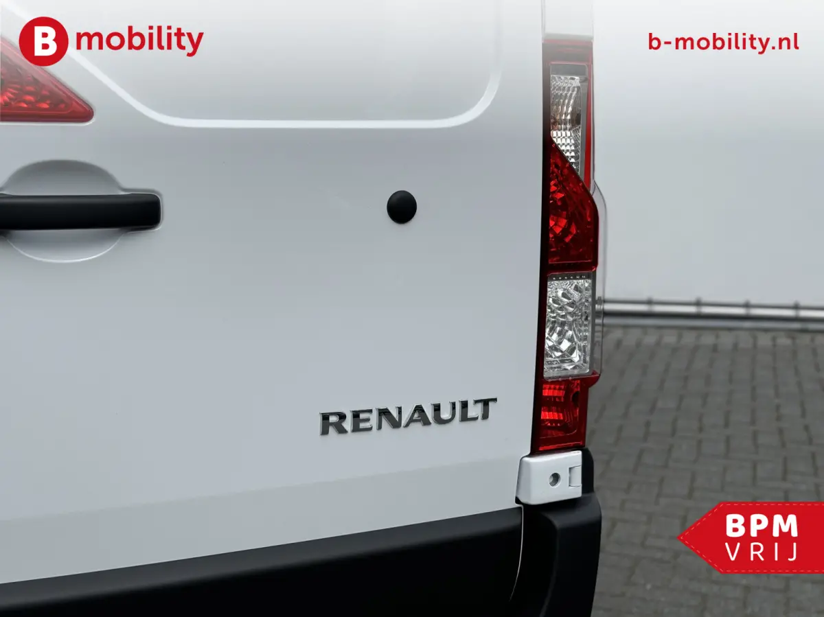 T35 2.3 dCi 135PK L2H2 V/A €14 Per Dag!! Comfort Rijklaar! NIEUW 10x VOORRAAD | Trekhaak | Betimmering | Navigatie | PDC