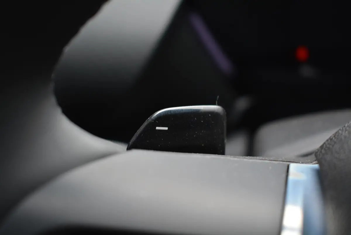 130pk Automaat Business Plus | Leder | Navigatie | Apple Carplay/Android Auto| Achteruitrijcamera | Voorruitverwarming | Stuurwielverwarming