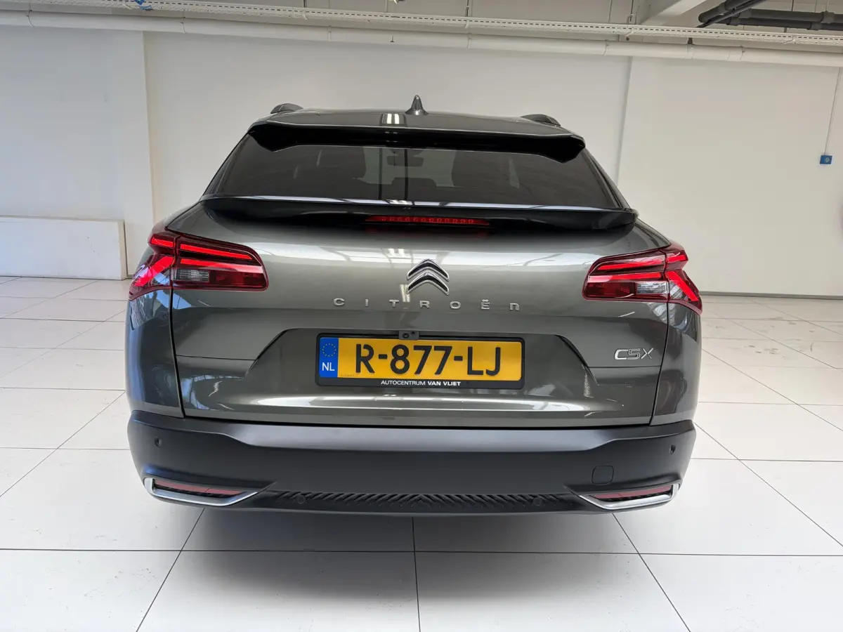 130pk Automaat Business Plus | Leder | Navigatie | Apple Carplay/Android Auto| Achteruitrijcamera | Voorruitverwarming | Stuurwielverwarming