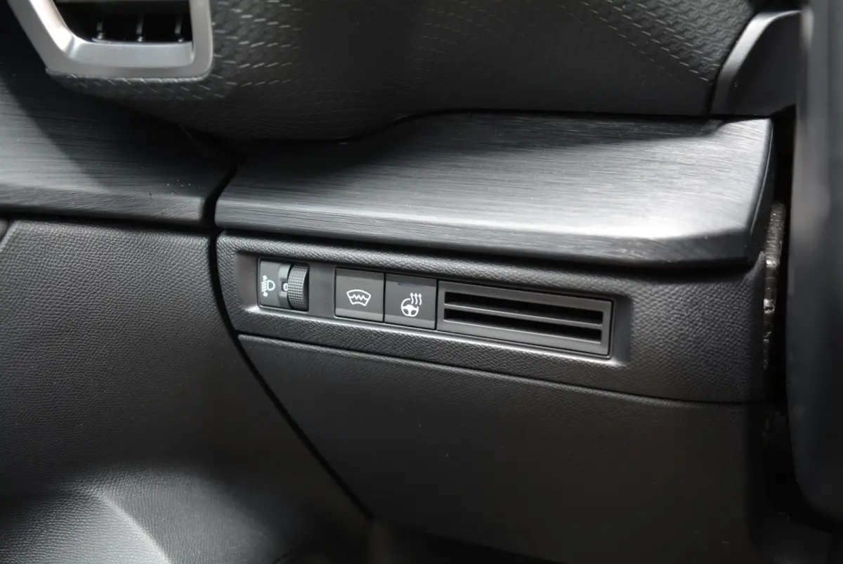 130pk Automaat Business Plus | Leder | Navigatie | Apple Carplay/Android Auto| Achteruitrijcamera | Voorruitverwarming | Stuurwielverwarming