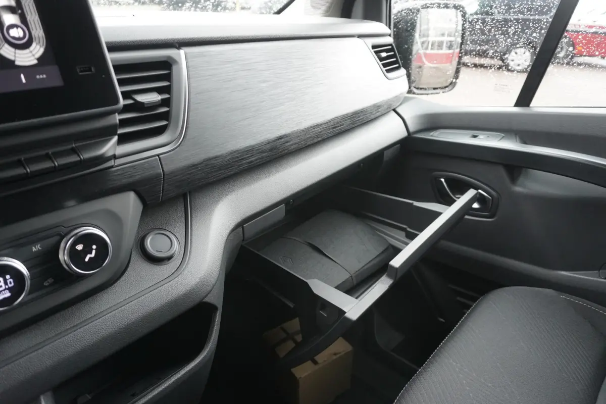 2.0 dCi 170PK T30 L2H1 Luxe Automaat Schuifdeur L/R Nr. V189 | Climate | Adapt. Cruise | Navi | Trekhaak | Betimmering