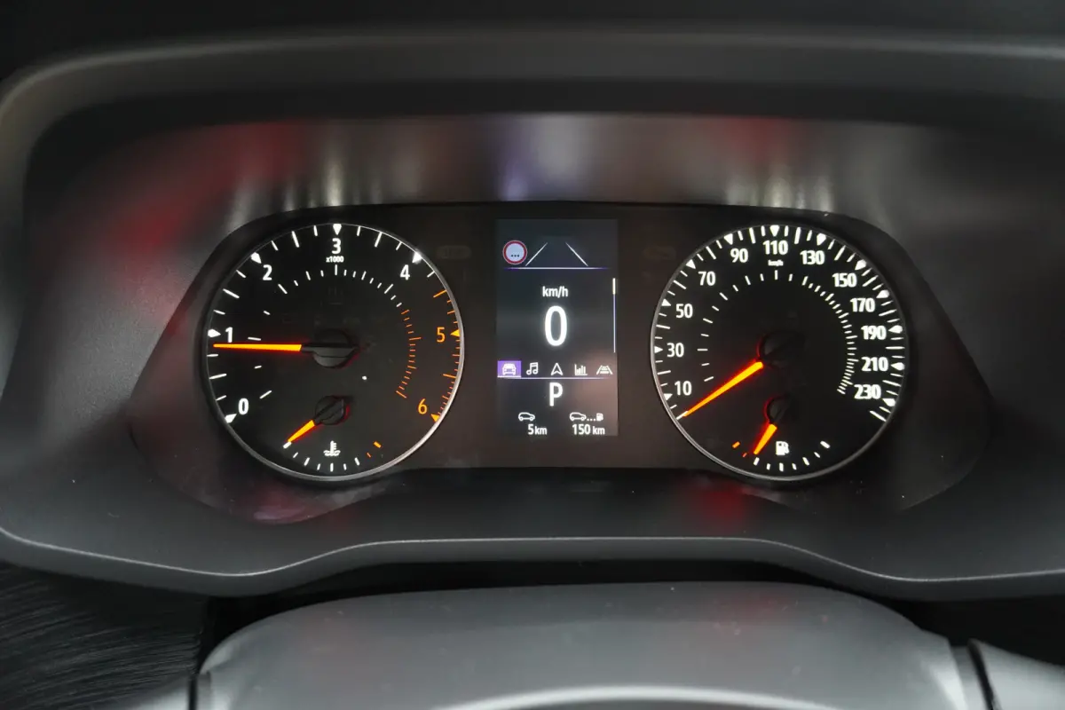 2.0 dCi 170PK T30 L2H1 Luxe Automaat Schuifdeur L/R Nr. V189 | Climate | Adapt. Cruise | Navi | Trekhaak | Betimmering