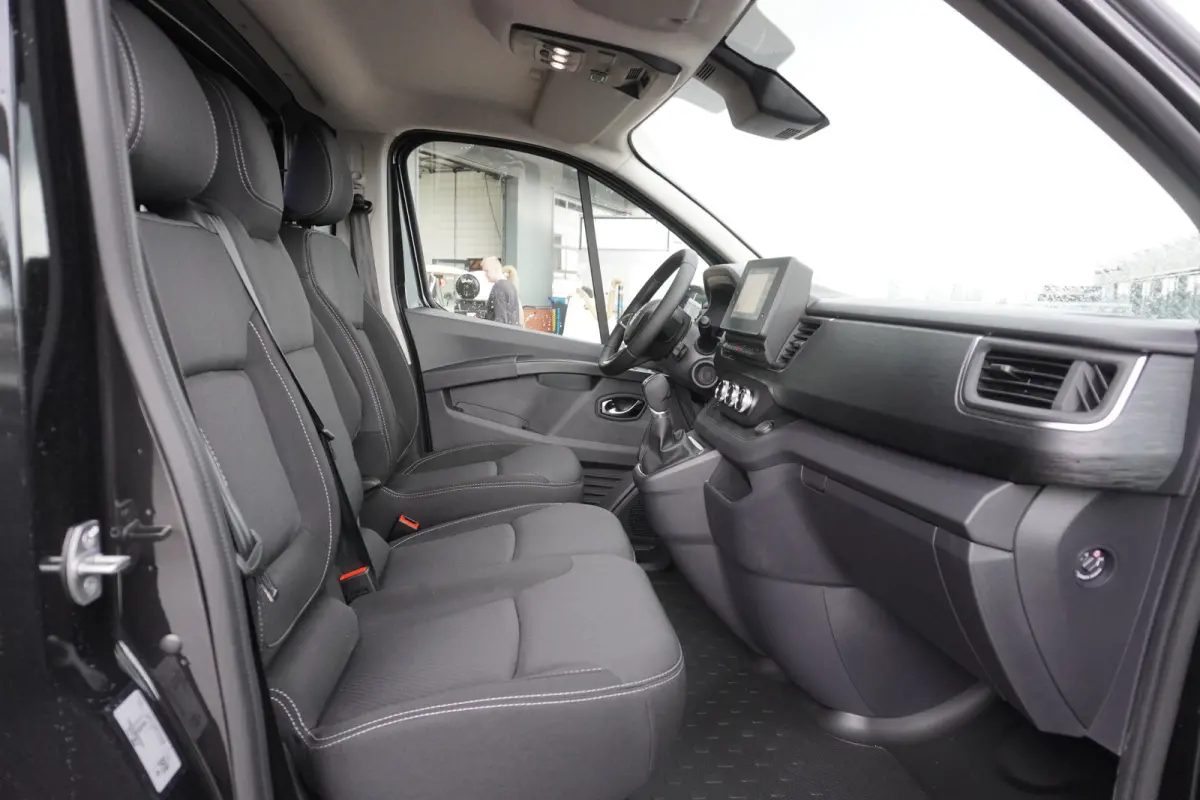 2.0 dCi 170PK T30 L2H1 Luxe Automaat Schuifdeur L/R Nr. V189 | Climate | Adapt. Cruise | Navi | Trekhaak | Betimmering