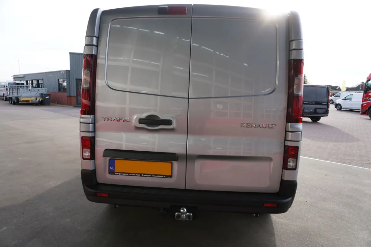 2.0 dCi 170PK T30 L2H1 Luxe Automaat Schuifdeur L/R Nr. V189 | Climate | Adapt. Cruise | Navi | Trekhaak | Betimmering