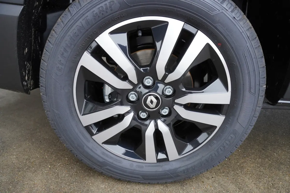 2.0 dCi 170PK T30 L2H1 Luxe Automaat Schuifdeur L/R Nr. V189 | Climate | Adapt. Cruise | Navi | Trekhaak | Betimmering