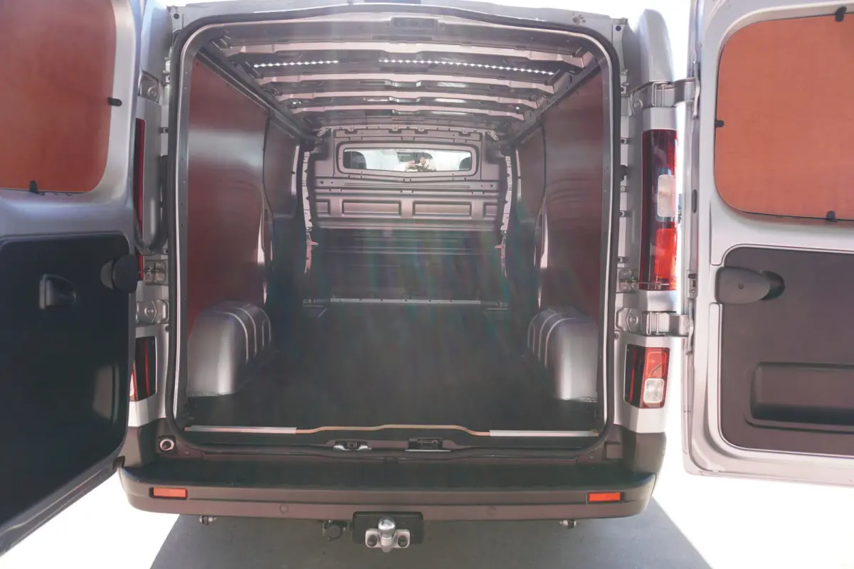 2.0 dCi 170PK T30 L2H1 Luxe Automaat Schuifdeur L/R Nr. V189 | Climate | Adapt. Cruise | Navi | Trekhaak | Betimmering