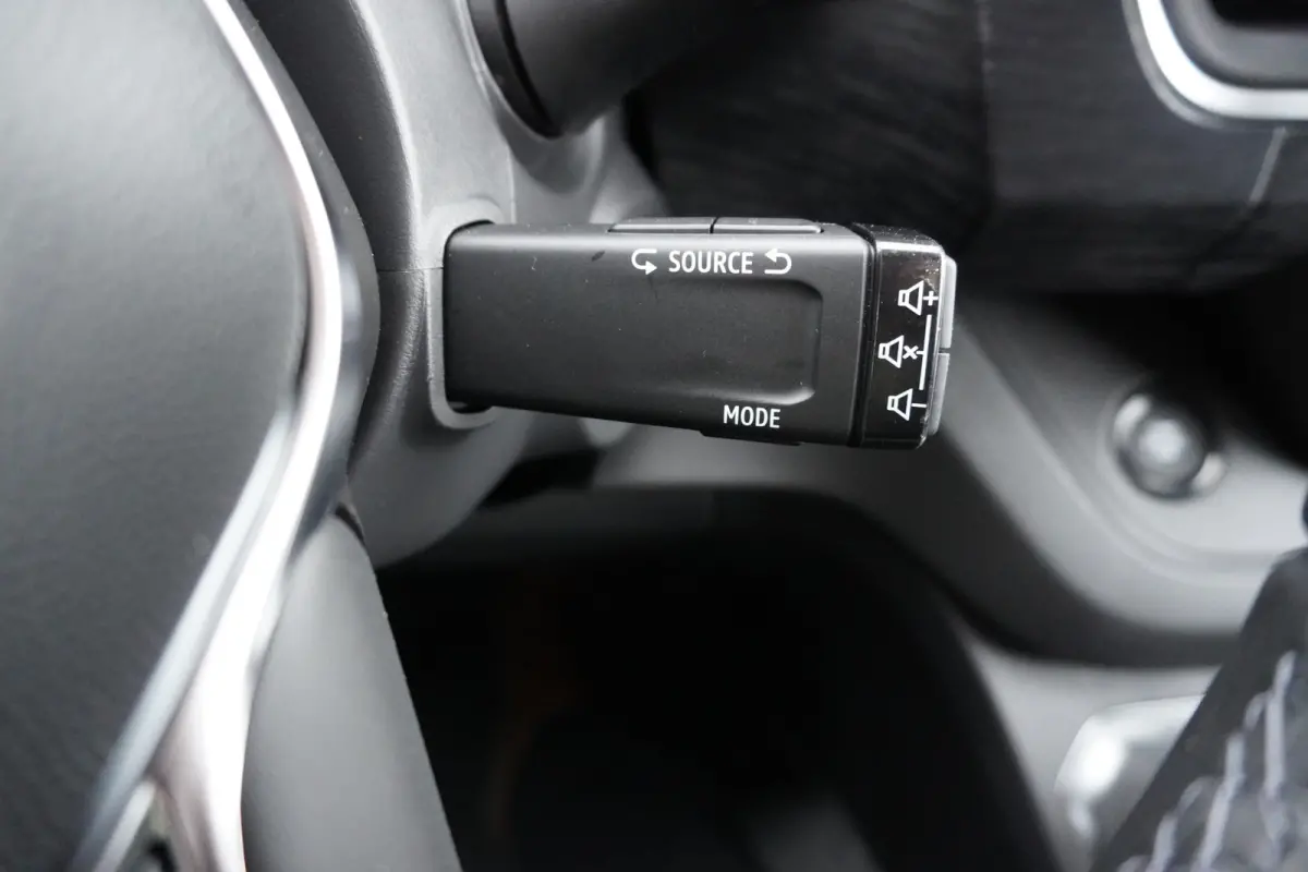 2.0 dCi 170PK T30 L2H1 Luxe Automaat Schuifdeur L/R Nr. V189 | Climate | Adapt. Cruise | Navi | Trekhaak | Betimmering