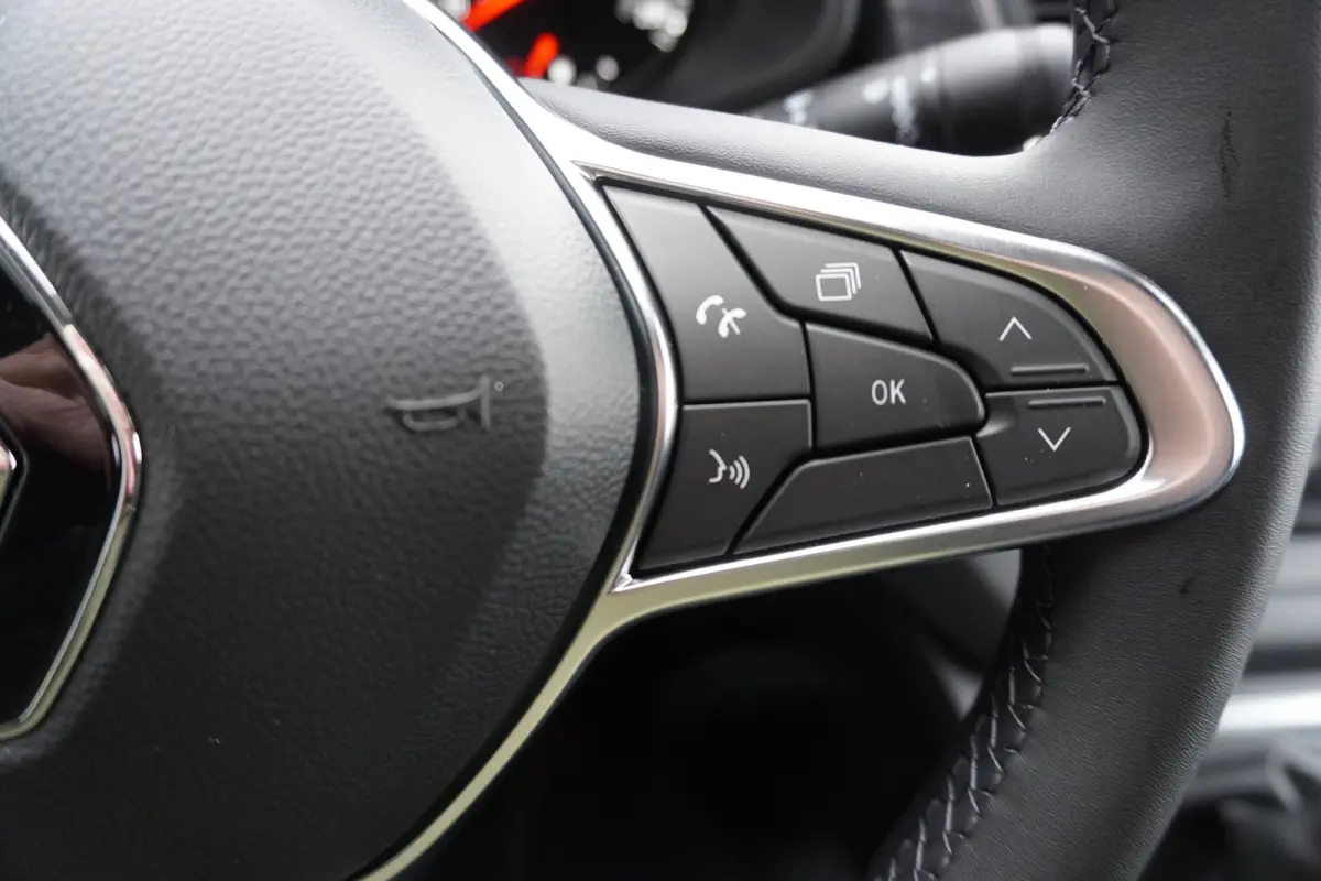 2.0 dCi 170PK T30 L2H1 Luxe Automaat Schuifdeur L/R Nr. V189 | Climate | Adapt. Cruise | Navi | Trekhaak | Betimmering