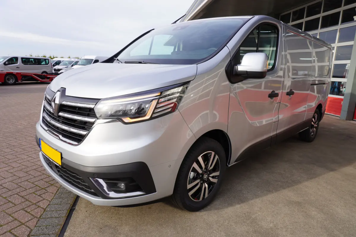 2.0 dCi 170PK T30 L2H1 Luxe Automaat Schuifdeur L/R Nr. V189 | Climate | Adapt. Cruise | Navi | Trekhaak | Betimmering
