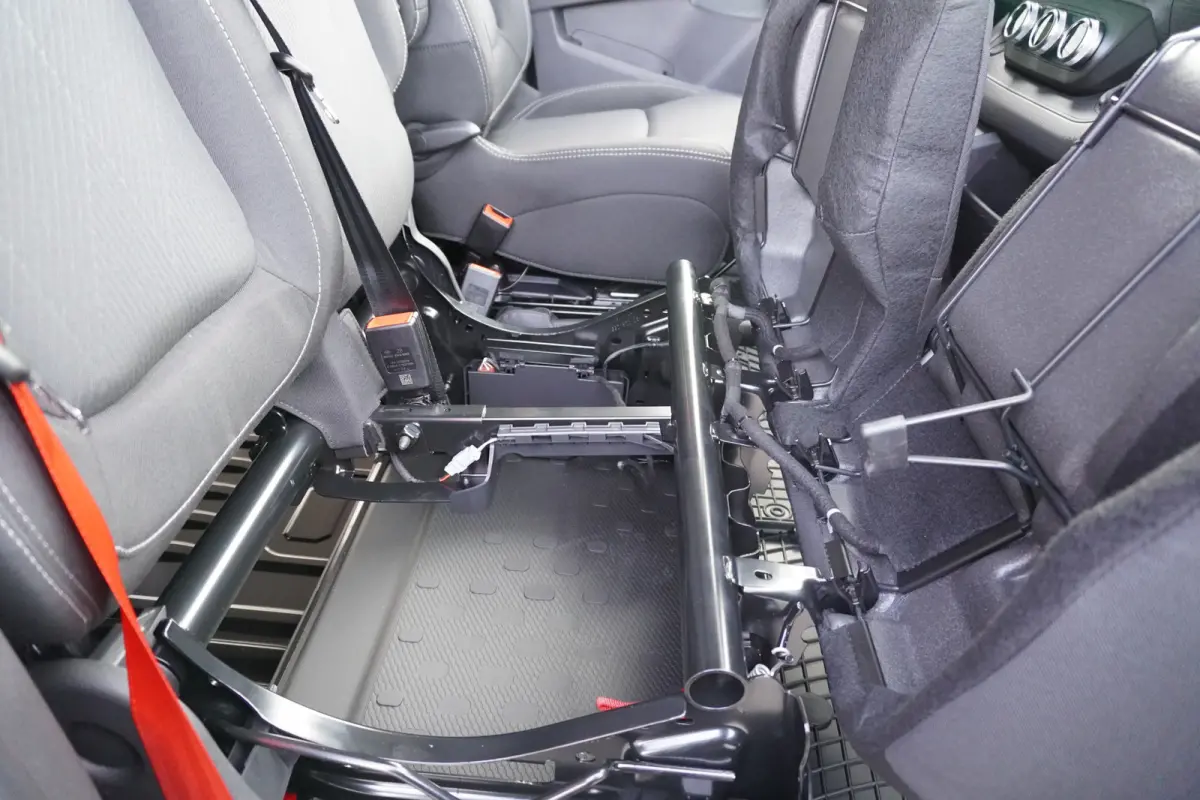 2.0 Blue dCi 170pk T30 L2H1 Red Edition Exclusive Automaat Schuifdeur L / R Nr. V203 | Climate | Cruise | Navi | Trekhaak | Achterklep | Betimmering
