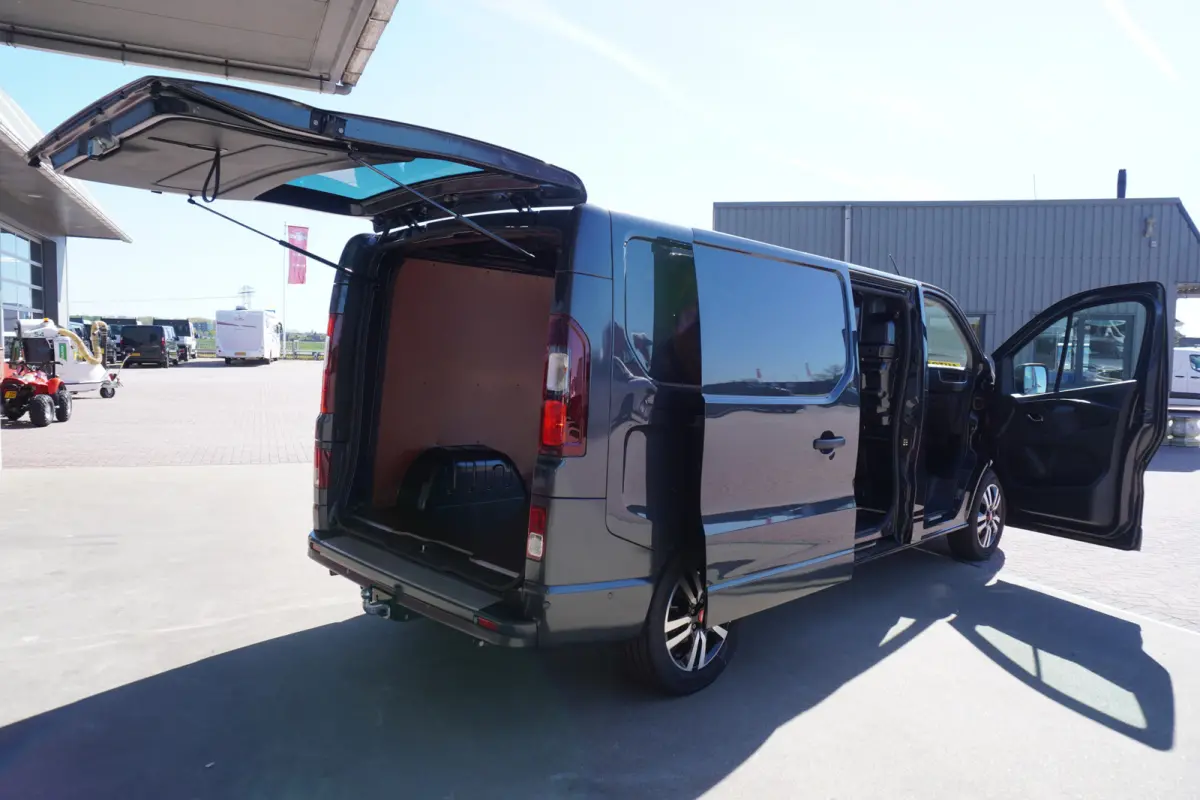 2.0 Blue dCi 170pk T30 L2H1 Red Edition Exclusive Automaat Schuifdeur L / R Nr. V203 | Climate | Cruise | Navi | Trekhaak | Achterklep | Betimmering