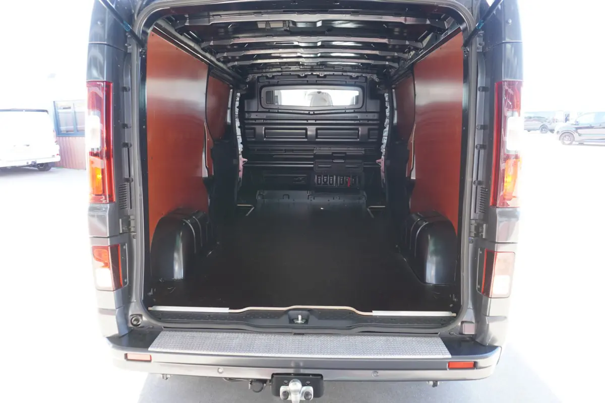 2.0 Blue dCi 170pk T30 L2H1 Red Edition Exclusive Automaat Schuifdeur L / R Nr. V203 | Climate | Cruise | Navi | Trekhaak | Achterklep | Betimmering