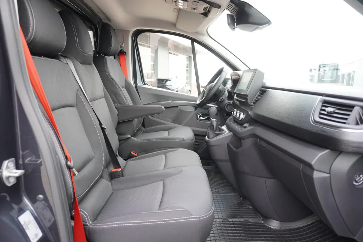 2.0 Blue dCi 170pk T30 L2H1 Red Edition Exclusive Automaat Schuifdeur L / R Nr. V203 | Climate | Cruise | Navi | Trekhaak | Achterklep | Betimmering