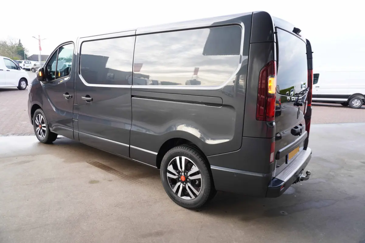 2.0 Blue dCi 170pk T30 L2H1 Red Edition Exclusive Automaat Schuifdeur L / R Nr. V203 | Climate | Cruise | Navi | Trekhaak | Achterklep | Betimmering