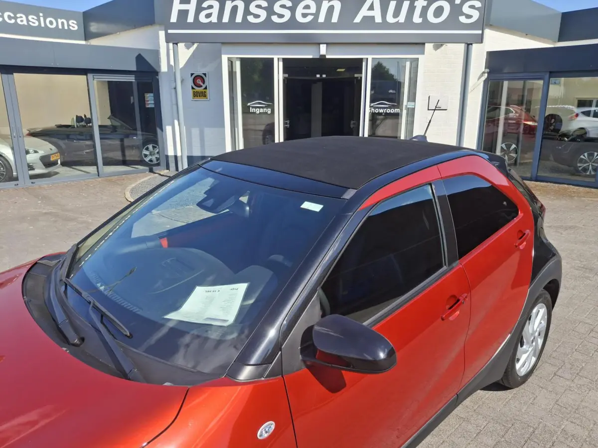 1.0 VVT-i MT Premium Leder Opendak