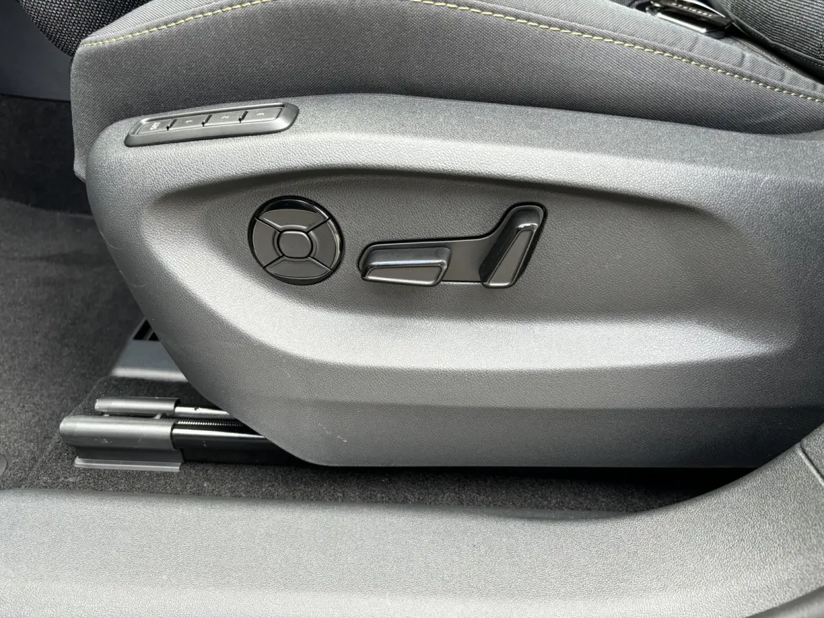 1.5 TSI MHEV Business Edition 150 PK | Automaat | Matrix LED Koplampen | Navigatie | Lounge interieur | Light & View pakket | Keyless Entry | Achteruitrijcamera | Climate Control | Adaptive 