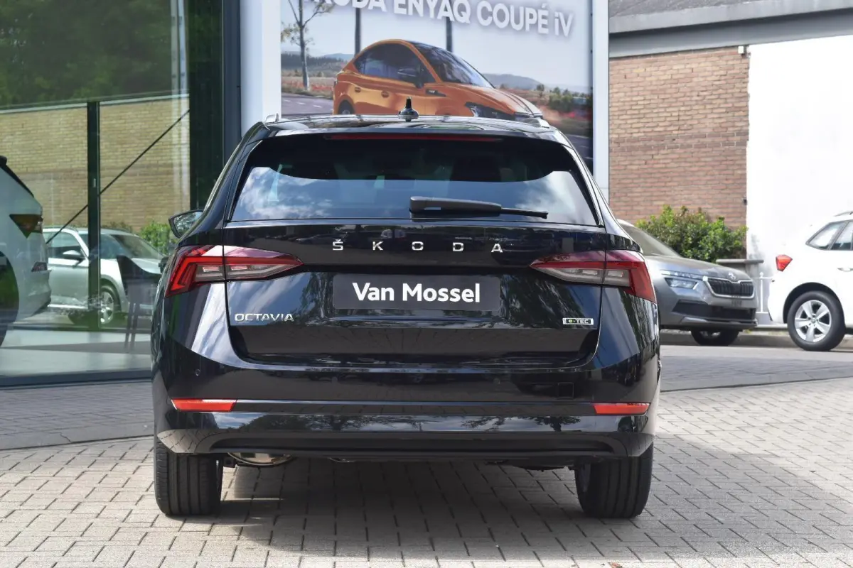 1.0 TSI Business Edition Plus 110 PK | LED Koplampen | Navigatie | Trekhaak | Climate Control | Adaptive Cruise Control | Travel pakket | Apple Carplay/Android Auto | Elektrische achterklep 