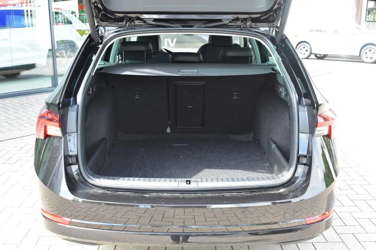 1.0 TSI Business Edition Plus 110 PK | LED Koplampen | Navigatie | Trekhaak | Climate Control | Adaptive Cruise Control | Travel pakket | Apple Carplay/Android Auto | Elektrische achterklep 