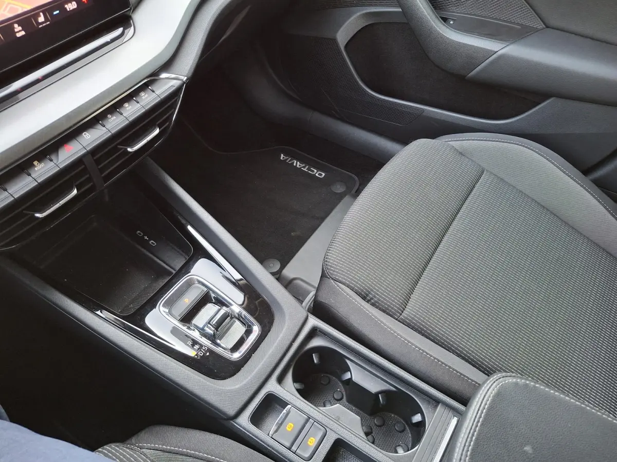 1.0 e-TSI Ambition | STOELVERWARMING | PARKEERSENSOREN | VIRTUAL COCKPIT | CRUISE CONTROL |  NAVIGATIE |