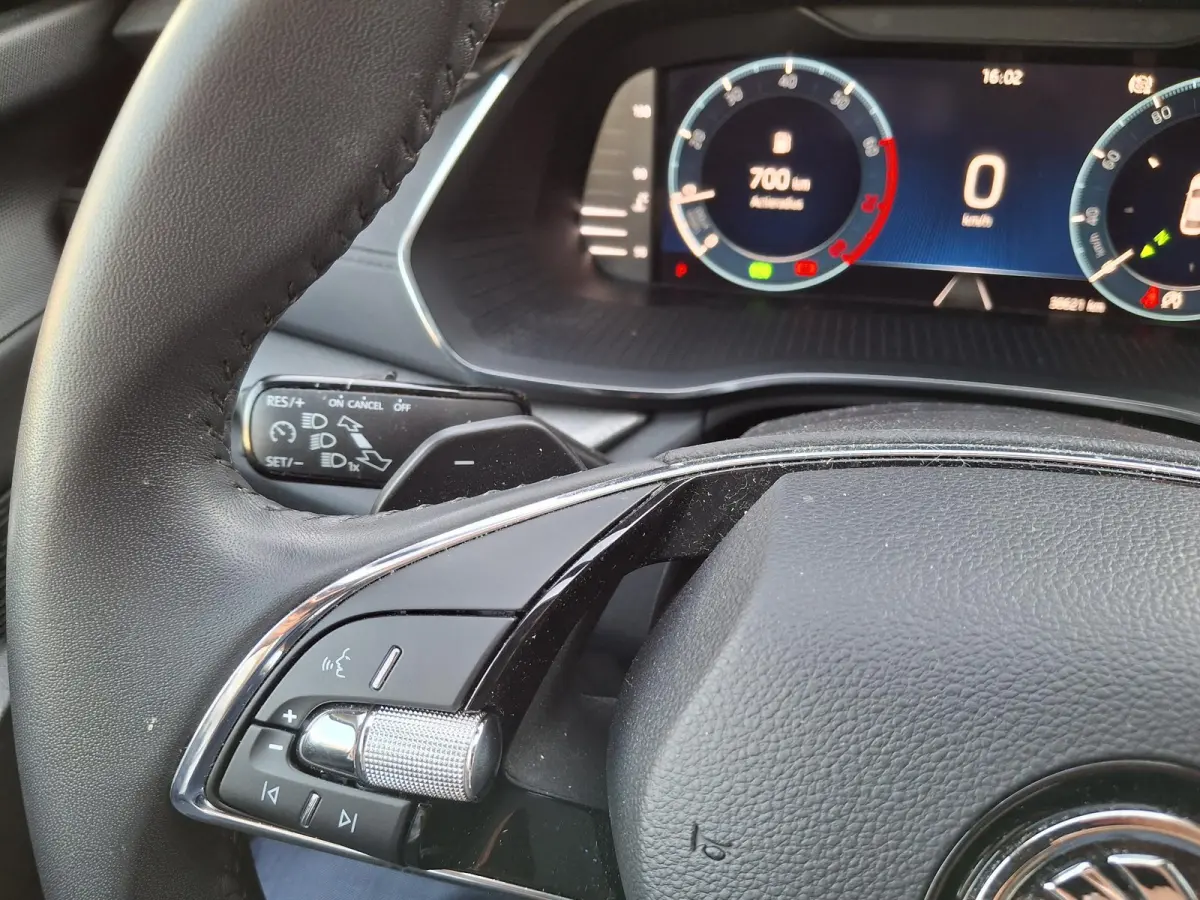 1.0 e-TSI Ambition | STOELVERWARMING | PARKEERSENSOREN | VIRTUAL COCKPIT | CRUISE CONTROL |  NAVIGATIE |