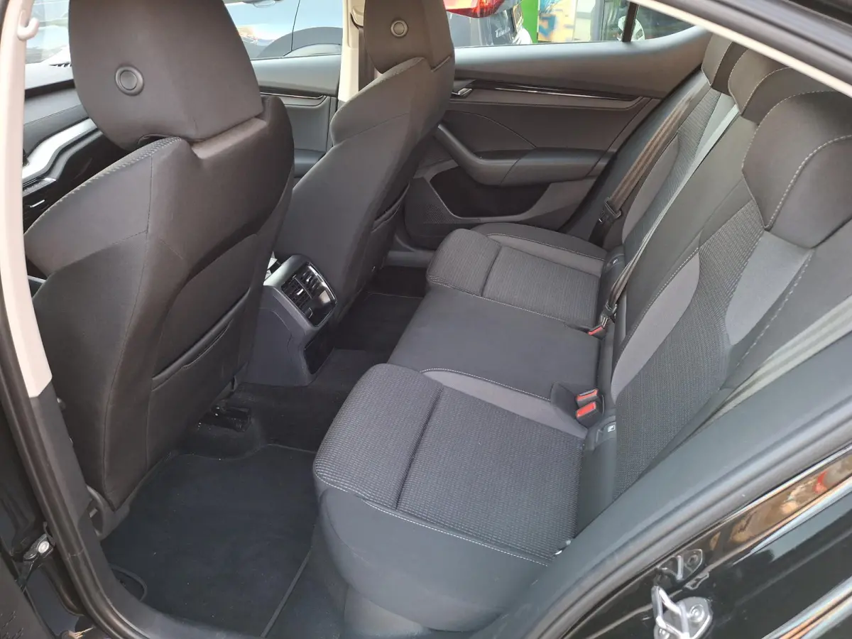1.0 e-TSI Ambition | STOELVERWARMING | PARKEERSENSOREN | VIRTUAL COCKPIT | CRUISE CONTROL |  NAVIGATIE |