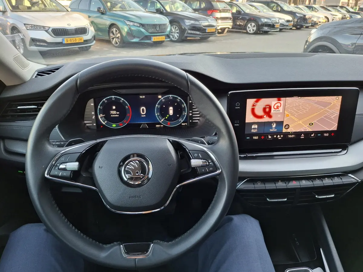 1.0 e-TSI Ambition | STOELVERWARMING | PARKEERSENSOREN | VIRTUAL COCKPIT | CRUISE CONTROL |  NAVIGATIE |