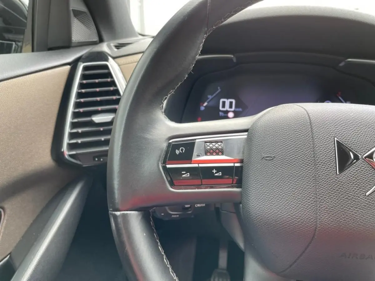 1.2 130PK ECC LMV LED NAVIGATIE CAMERA DS 7 Crossback 1.2 PT ECC LMV SPORTSTOELEN LED NAVIGATIE CAMERA
