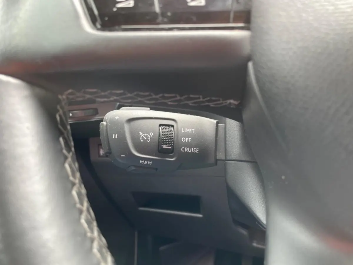 1.2 130PK ECC LMV LED NAVIGATIE CAMERA DS 7 Crossback 1.2 PT ECC LMV SPORTSTOELEN LED NAVIGATIE CAMERA