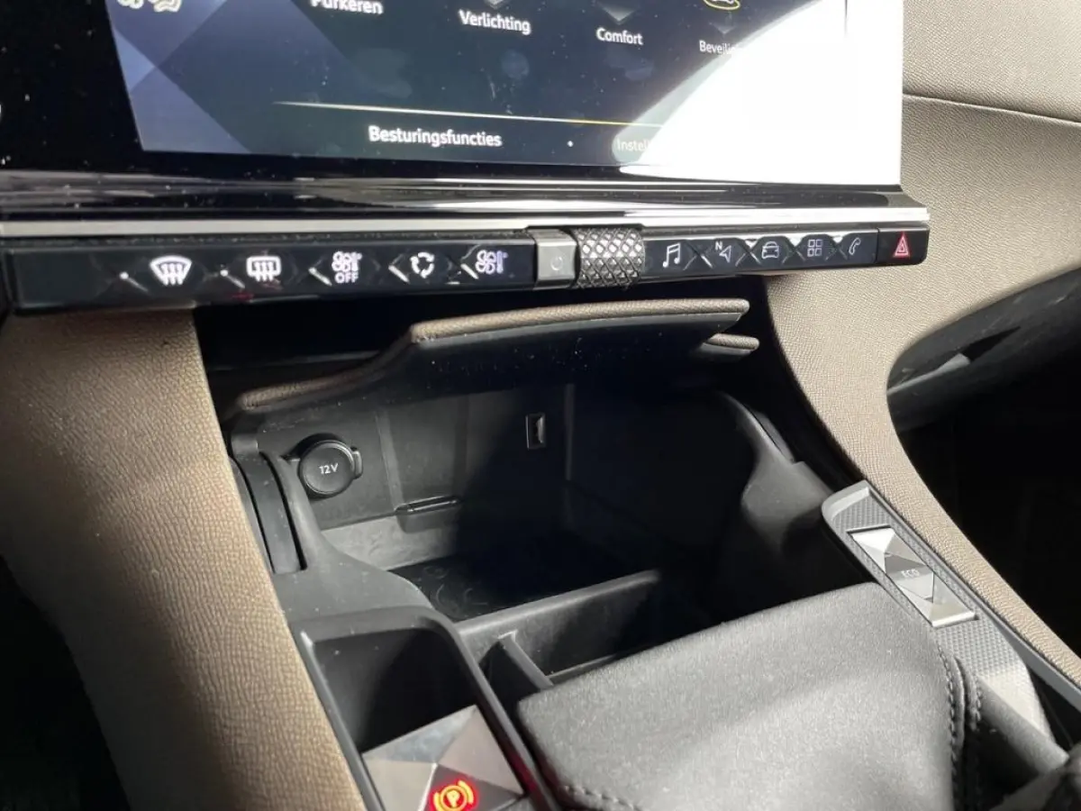 1.2 130PK ECC LMV LED NAVIGATIE CAMERA DS 7 Crossback 1.2 PT ECC LMV SPORTSTOELEN LED NAVIGATIE CAMERA