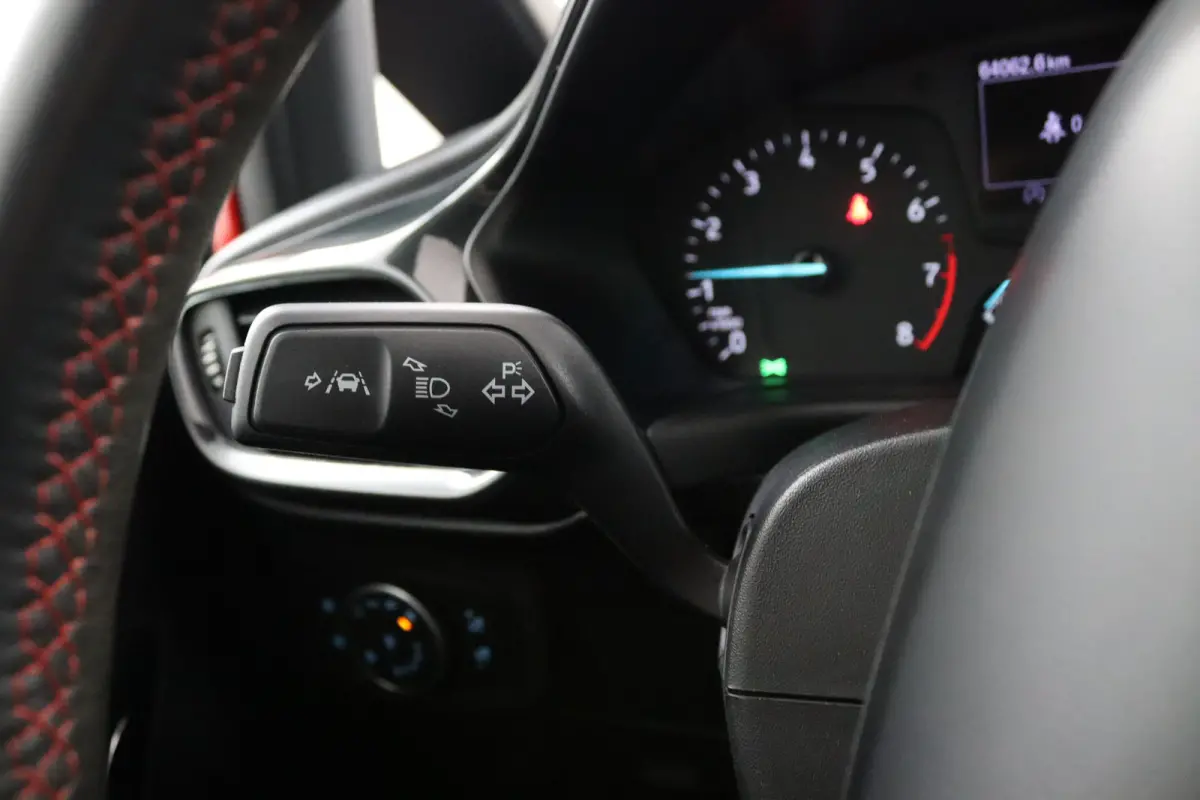 1.0 EcoBoost ST-Line 17" LMV| Navigatie | LED | Climate Control | Cruise Control