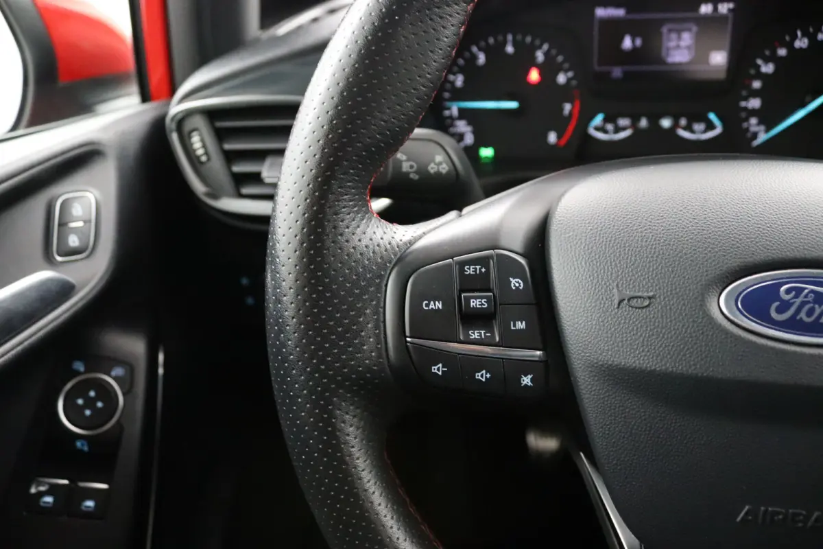 1.0 EcoBoost ST-Line 17" LMV| Navigatie | LED | Climate Control | Cruise Control
