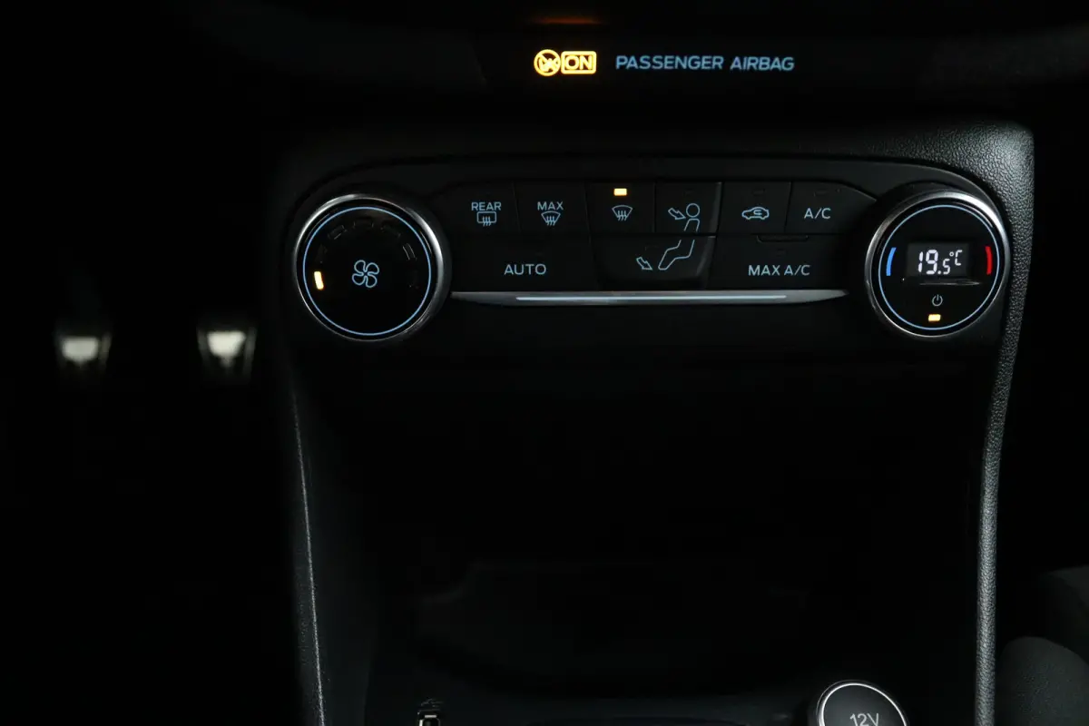 1.0 EcoBoost ST-Line 17" LMV| Navigatie | LED | Climate Control | Cruise Control